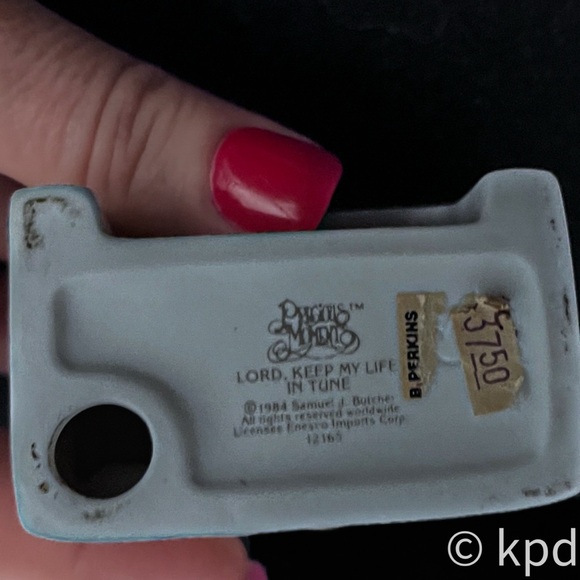 1984 Precious Moments figurine Lord Keep My Life in Tune plays “Amazing Grace” - Picture 9 of 9